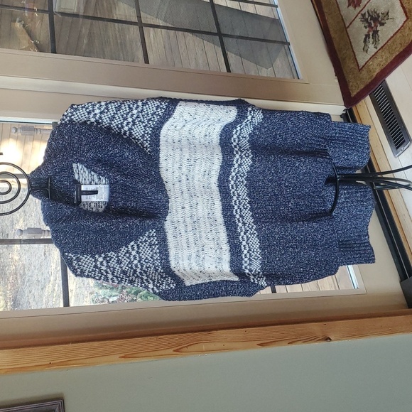 BCBGmaxAzria hi/lo sweater vest. Over sized M/L - Picture 1 of 9
